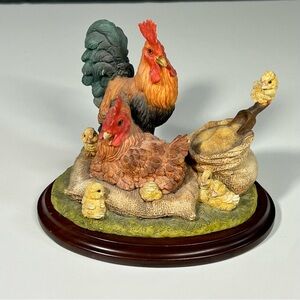 Country Artists 'Lunchtime' Resin Figurine Mother Hen Small Farm Chicks Chicken